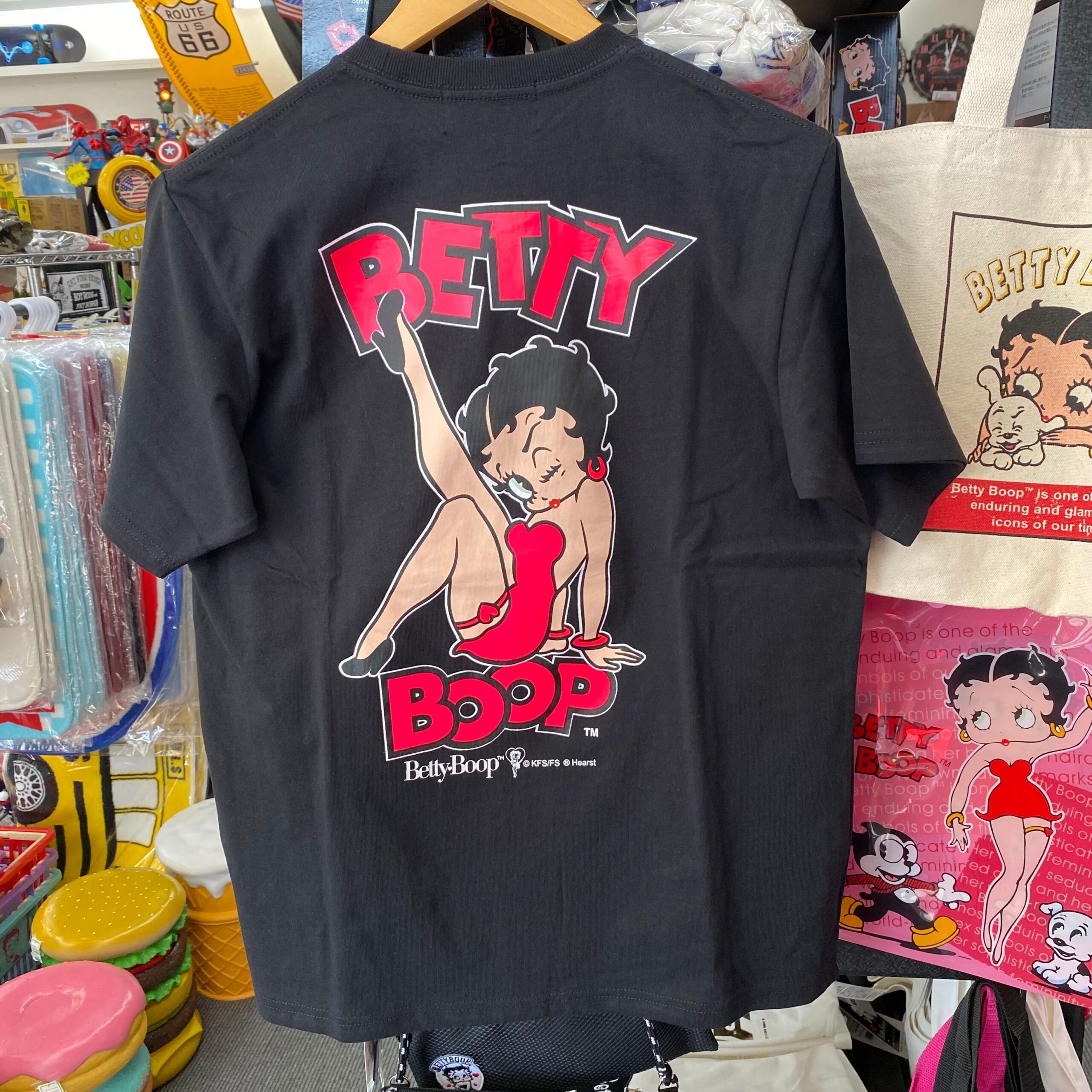 【BETTY BOOP】 「Leg Up Betty 」ネオンカラープリントTシャツ - EIGHT | アパレル・雑貨・自動車用品から